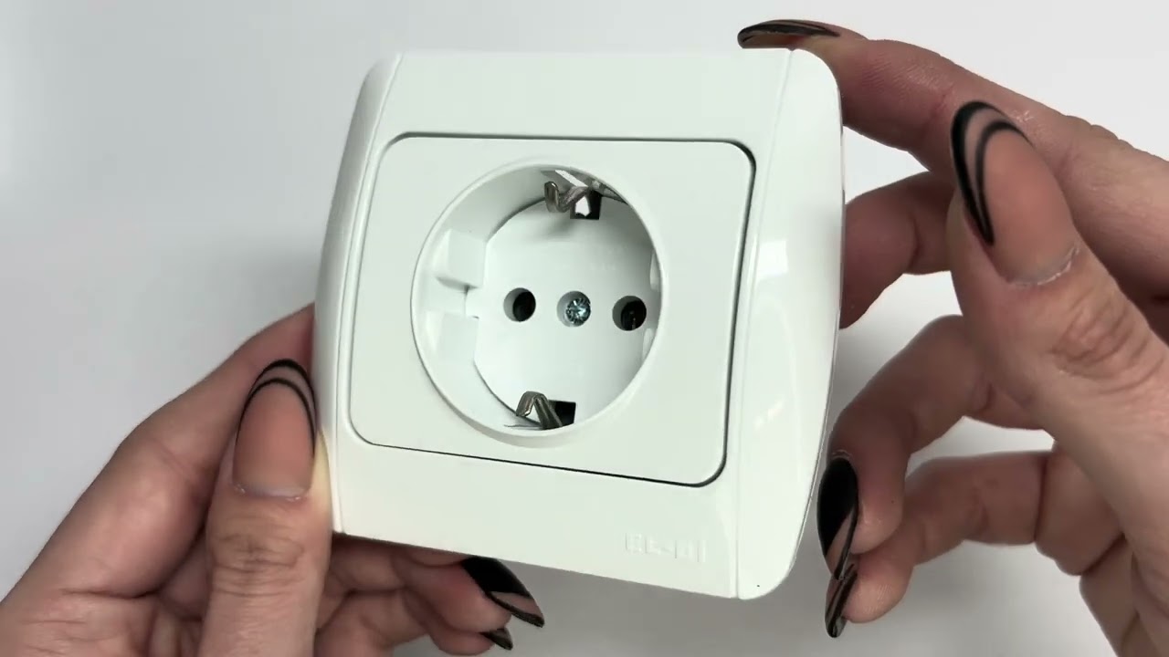 Розетка одинарная с/з EL-BI Zirve белая Fixline (501-010201-217)