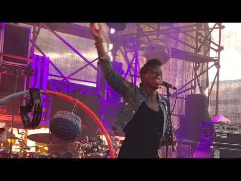 Jaqee Nakiri - Fly High (Live at LottFestival, Germany )