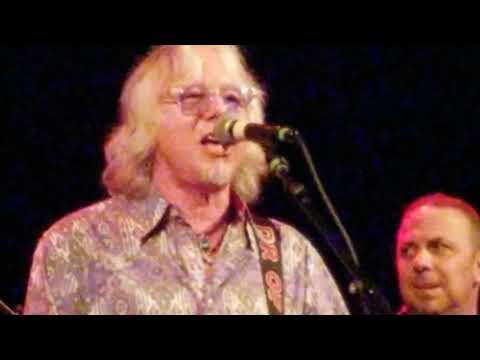 REM Texarkana Mike Mills lead with Peter Buck