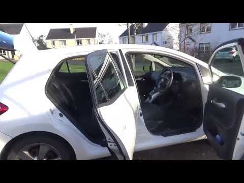 Toyota Auris Hybrid Automatic. - Image 2