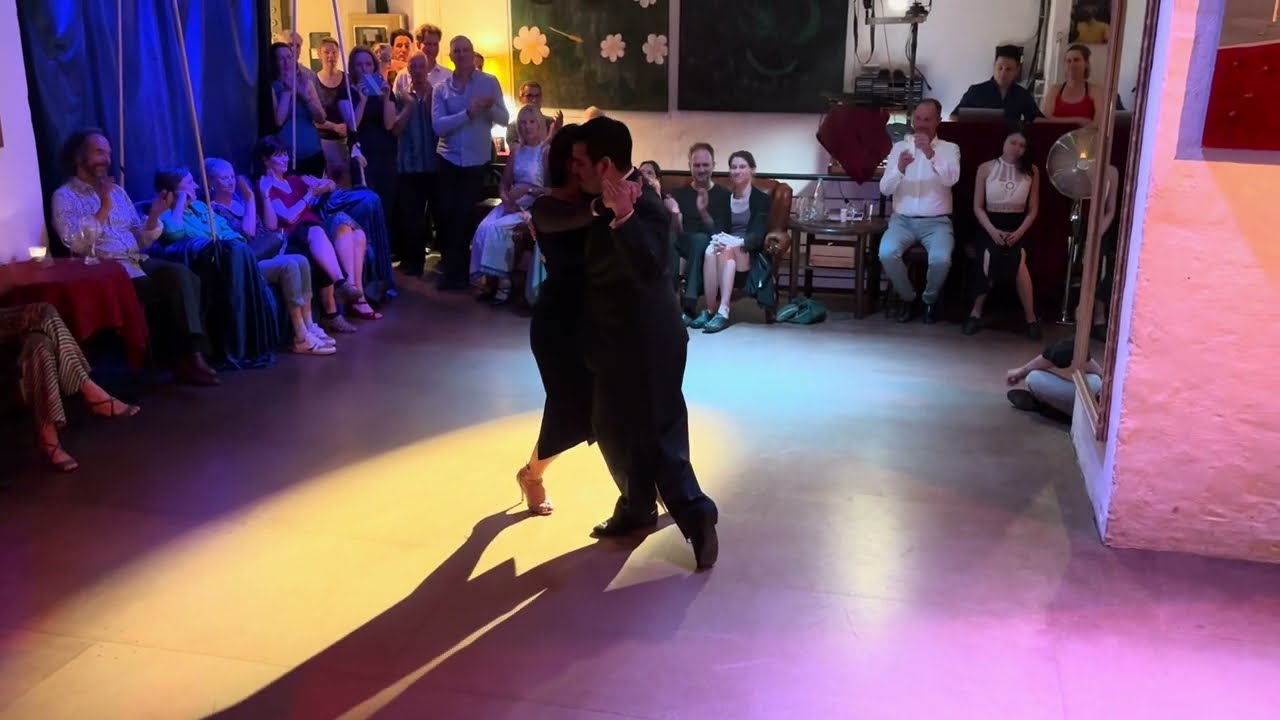 Cornelia Roy y Ariel Taritolay - Milonga Flor de Montserrat I Sexteto Cristal