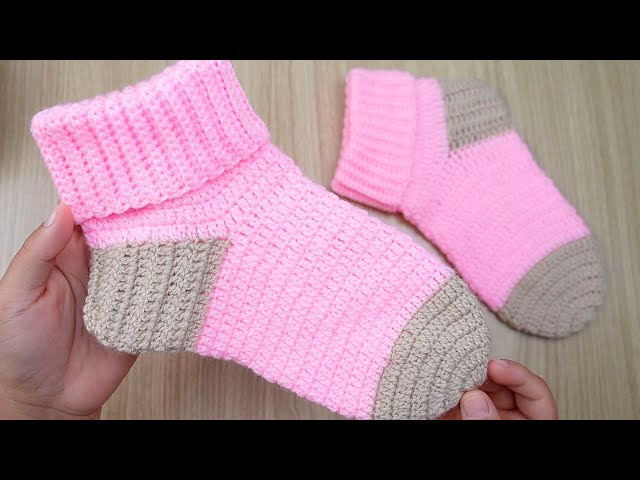 Vídeo relacionado con Gutecomuik Calcetines de Punto de Cocodrilo, Calcetines Novedosos con Forma de Cocodrilo, Calcetines Divertidos y Cálidos para Mujeres y Hombres, Como y Año Nuevo