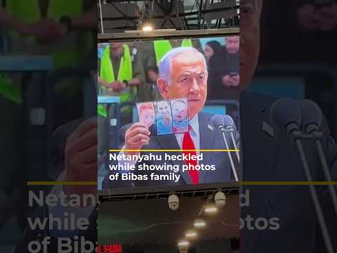 Netanyahu heckled while showing photos of Bibas family | AJ #shorts