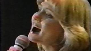 Rare Olivia Newton-John - Don&#39;t Stop Believin&#39; Tour (Tokyo 1976) - Love Perfomance