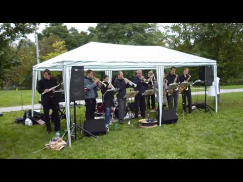 Black Jazz Band - TUXEDO JUNCTION