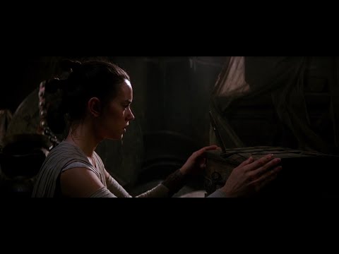Star Wars: TFA - Rey + Anakin/Luke's lightsaber