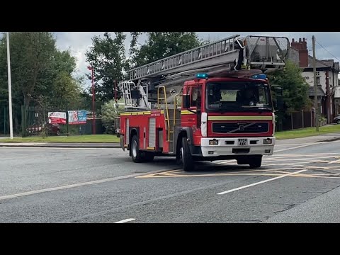 *RARE*- TWO TONES*- Leigh Hydraulic platform turnout - Greater Manchester Fire and rescue service