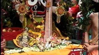 preview picture of video 'Ratha yatra 2010 Medellin, parte 1'
