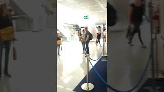 Questa nostra stupida canzone d&#39;amore, Thegiornalisti, Piano Cover in Rome Fiumicino Airport.