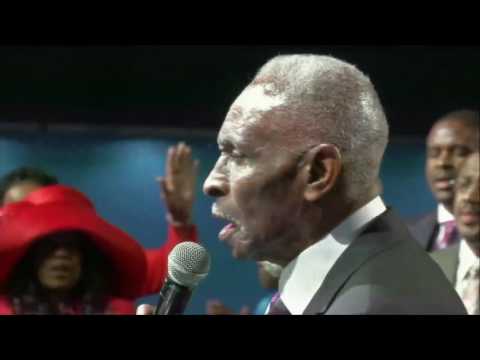 The Nevels sisters & Dad Nevels Tearing it up at COGIC AIM 2016 Cincinnati!