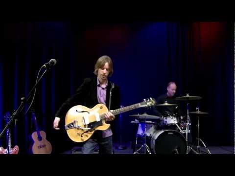 Keep on workin'     by Paul Holdman