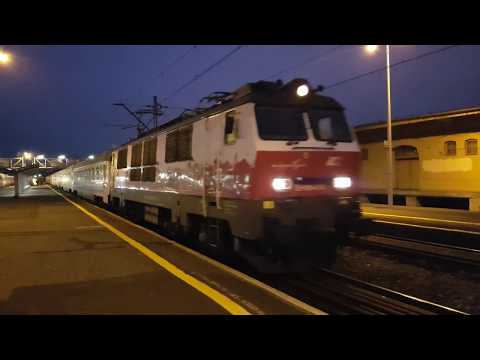 EP09-010 + IC MALCZEWSKI do Słupska i Kołobrzegu, odjeżdża z dworca Rzeszów Główny 09.10.2018