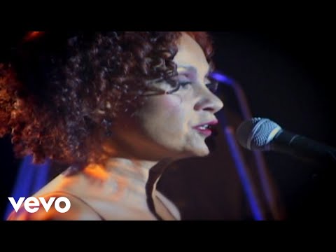 Brigas - Tânia Alves