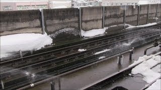 preview picture of video '融雪スプリンクラー（北越急行ほくほく線）雪国の雪対策  Railroad track Sprinkler (Melt snow)'