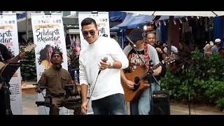 Download lagu (HAKIKAT SEBUAH CINTA) SYAFIQ FARHAIN DI JALAN TAR KUALA LUMPUR...BERHADAPAN KAMDAR.... mp3