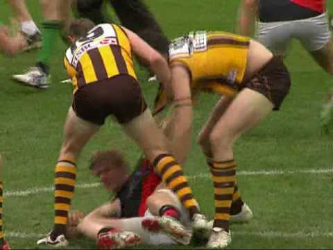 AFL: Essendon Vs. Hawthorn Round 22, Matthew Lloyd clash with Brad Sewell