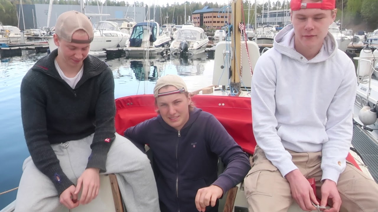 Russ refurbishes sailboat for free