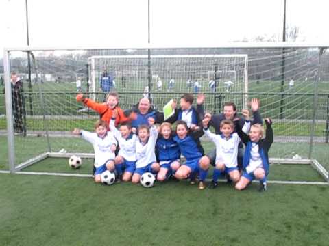 SDVB E2 juicht om kampioenschap