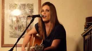 Laura Ordoñez - En medio de este show - Libertad 8 (23-2-2014)