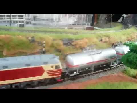 Bachmann China DF4D with 6 tankcars