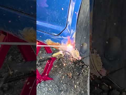 Réparation folle de voiture avec des nouilles et des LEGO 👨‍🔧