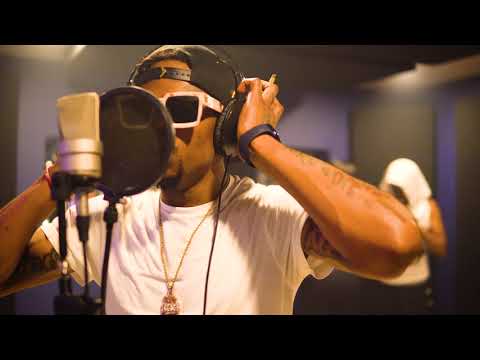 OT9 BENO RECORDING BTS WHILE IN STUDIO