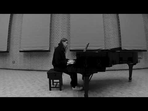 I Giorni - Ludovico Einaudi // Piano Cover by Isabella Dembinska