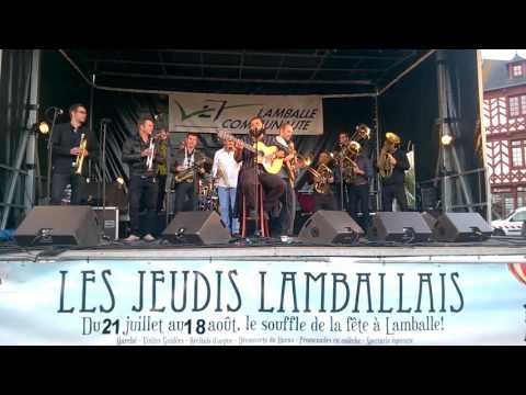El HOGRA - LABESS - LA ROUTE AVEC LA FANFARE LAMBALLAISE 04/08/2016