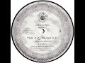 Johnny Fiasco – Keep On Dancing