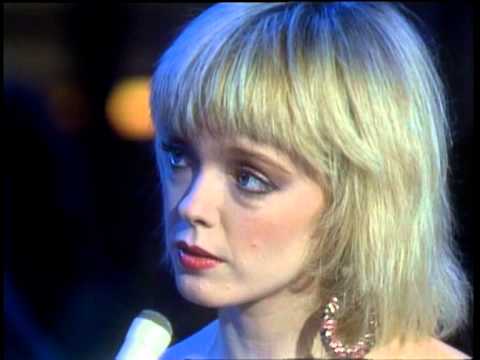 Dick Clark Interviews Marilyn Martin - American Bandstand 1986