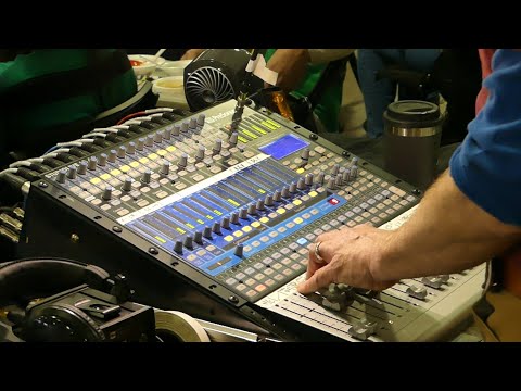 PA system setup using a Presonus 16.4.2 with Yamaha speakers for a Christmas fair - Event Video 42