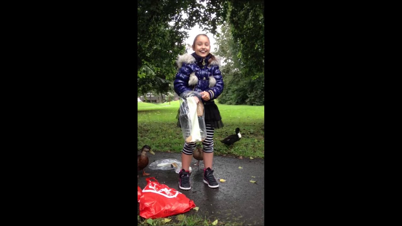 Jenna Eendjes voeren