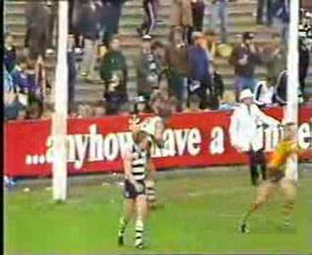 VFL football R 12 1985 Hawthorn v Geelong