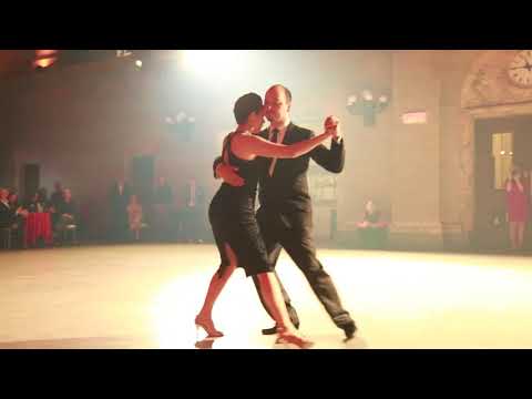  Pamela Ramos Aracena  and  Theddy Lizama  are  dancing  to  a  vals  by  Juan D'Arienzo  in  2018