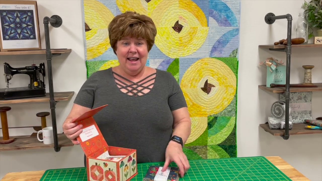 Unboxing the Indigo Garden Autumn Garden Boxed Table Runner Kit