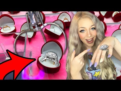 download lagu mp3 mp4 Win Engagement Ring 2019, download lagu Win Engagement Ring 2019 gratis, unduh video klip Win Engagement Ring 2019