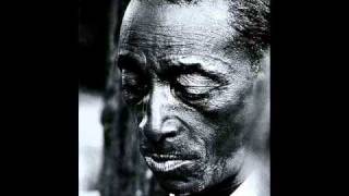 Mississippi Fred McDowell - Shake &#39;Em On Down