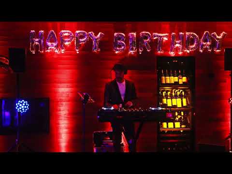 DJ Charles Meyer at Haute Zürich