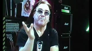 Pino Scotto vs spettatore pro Rihanna