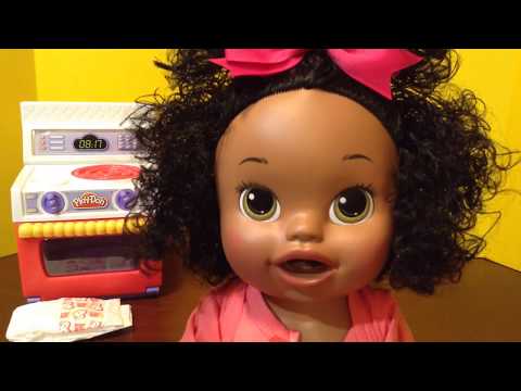 Baby Alive Snackin' Sara Doll Polly eats Playdoh Pumpkin Pie for Thanksgiving Video