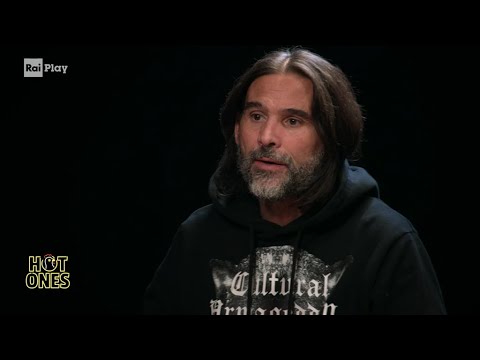 Lele Adani: la fine dell'esperienza della "Bobo TV" - Hot Ones Italia 28/03/2025