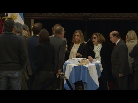 Macri: últimas homenagens a De la Rúa | AFP