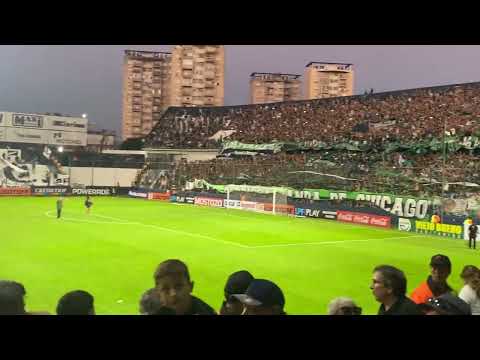 "Quilmes- Chicago ( yo soy de Chicago)" Barra: Los Pibes de Chicago &bull; Club: Nueva Chicago &bull; País: Argentina