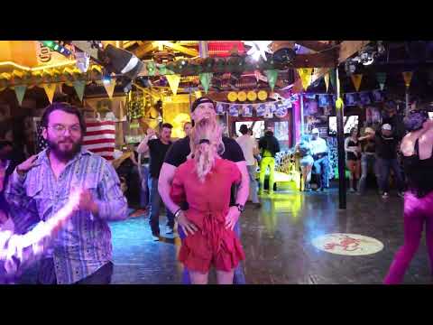 Sharing your moments- Country On