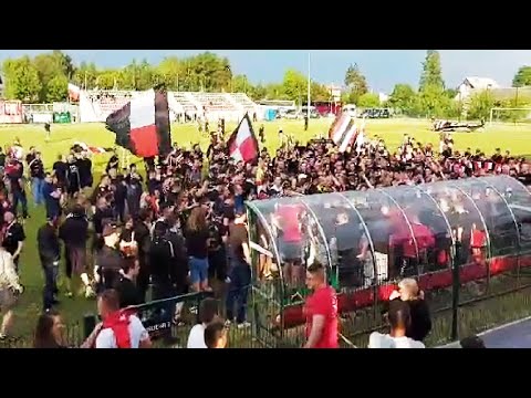 Radość piłkarzy i kibiców po meczu Wissa Szczuczyn 1:3 Polonia Warszawa 18.06.2022