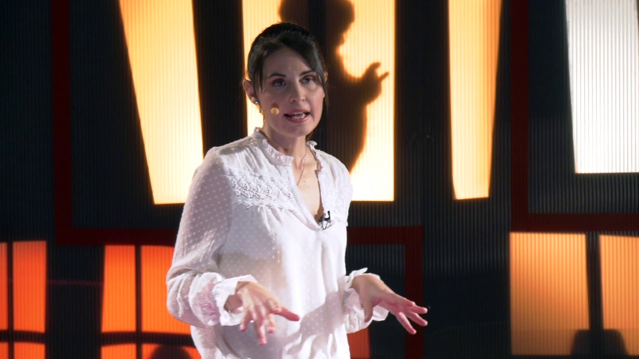 No estás solo, yo te escucho | Pilar Rueda | TEDxMálaga