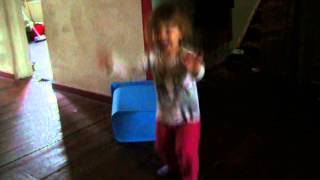 Lily chante bonjour tout va bien