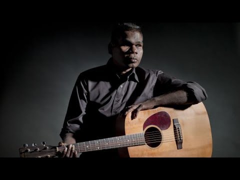 Singer Dr Yunupingu dies aged 46