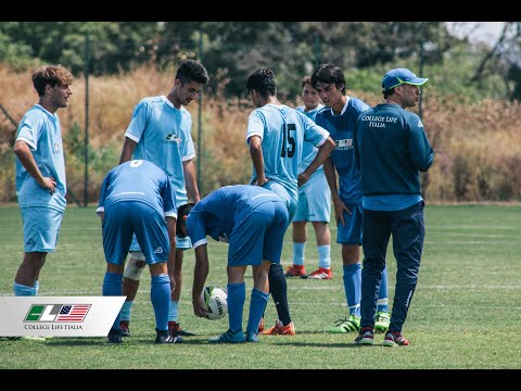 download lagu mp3 mp4 College Italia, download lagu College Italia gratis, unduh video klip College Italia