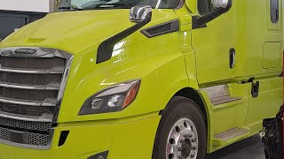 Freightliner New CASCADIA / SPN 4257 FMI 3 and SPN 4258 FMI 3 / Injector failure.